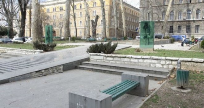Sarajevo: Spomenici Kemalu Montenu i Dariju Džamonji u parku kod FIS-a