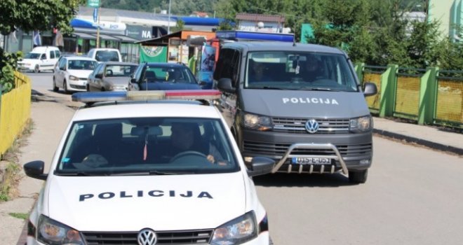Pobjegao od policije: U automobilu pronađeno droge u vrijednosti pola miliona maraka