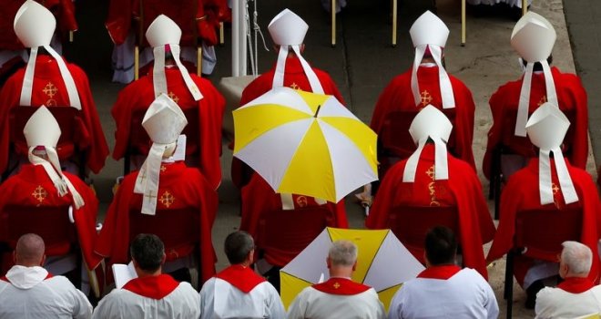 Kardinalov tajnik se predozirao na homoseksualnim orgijama, Vatikan sve pokušao zataškati pa ponudio objašnjenje koje će vas zaprepastiti