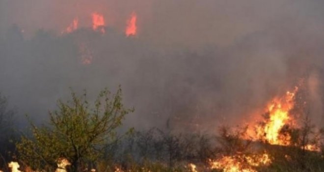 Grom izazvao požar na brdu Orlac iznad Mostara