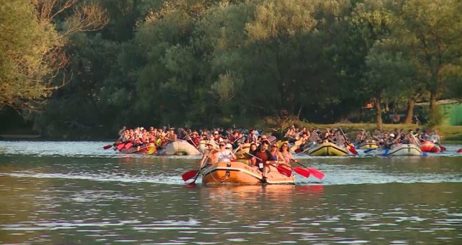 Vožnja vozom kroz krajolik Une za spektakularan kraj 51. Una regate
