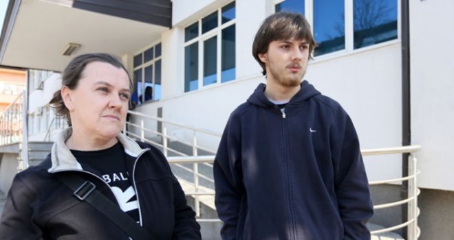Majka brutalno pretučenog Bogdana Rakića (19) iz Teslića: Nije normalno da zlostavljači mog sina slobodno...