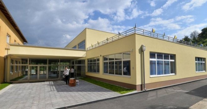 Van snage stavljena odluka o nazivu škole 'Mustafa Busuladžić': 18 glasova 'za', šest 'protiv' i tri 'suzdržana'