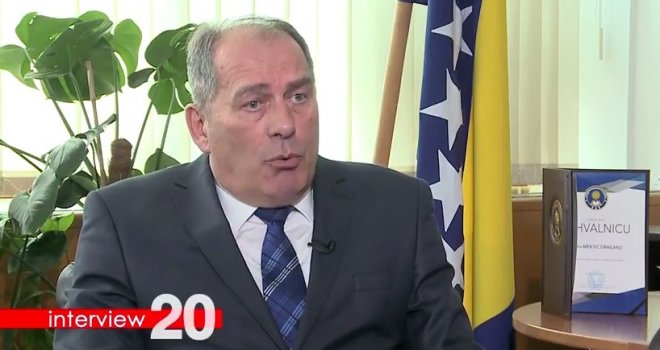 Ministar Dragan Mektić pred kamerama otkriva: Ko koga prisluškuje i prati u BiH, ko laže, a ko ucjenjuje...