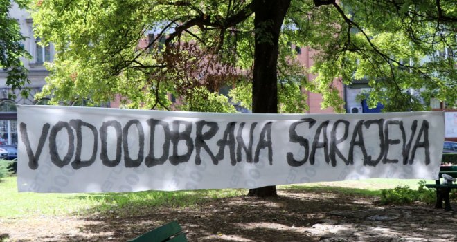 Ako vam je dobro, onda ništa: U Sarajevu protesti zbog redukcija vode, okupila se šačica građana