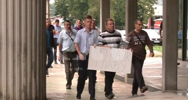 Željezničari opet štrajkuju glađu- prostorije stanice zaključane