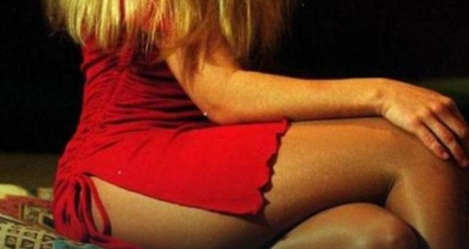 Misterija u Banjaluci: Pometnju u centru napravila polugola djevojka koja je pobjegla iz hotela 