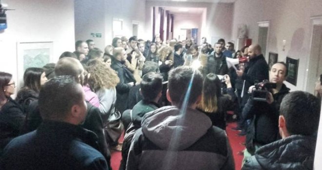 Banjalučki studenti 'okupirali' Rektorat: Istražite sve afere seksualnog uznemiravanja na Univerzitetu!