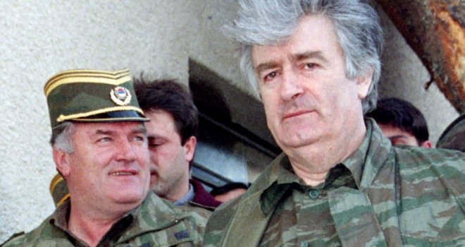 Karadžić i Mladić - zločinci ili heroji: Šta misli muškarac, neobrazovan, stariji od 56 godina, a šta mlada žena, intelektualka?