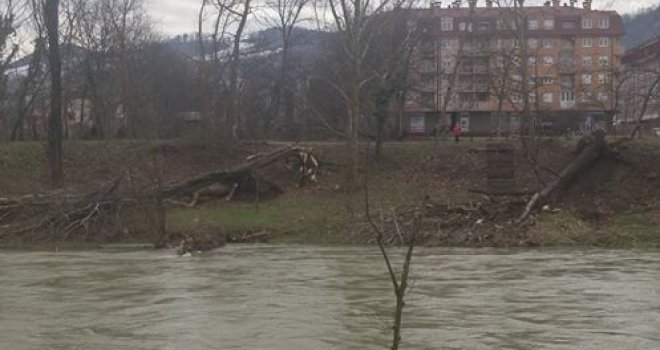 Pogledajte kako izgleda Banjaluka nakon nevremena: Obale Vrbasa i dalje 