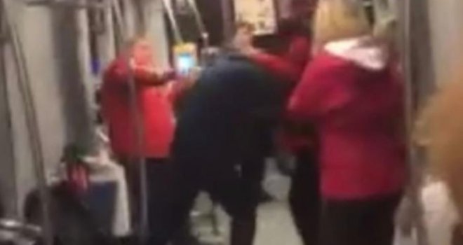 Opšta tuča u tramvaju u Zagrebu: Čiče se potukle zbog mjesta