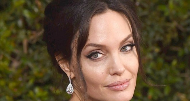 Angelina Jolie otkrila kako se još uvijek premišlja oko razvoda od Brada Pitta: 'Usredotočila sam se na ozdravljenje naše porodice'