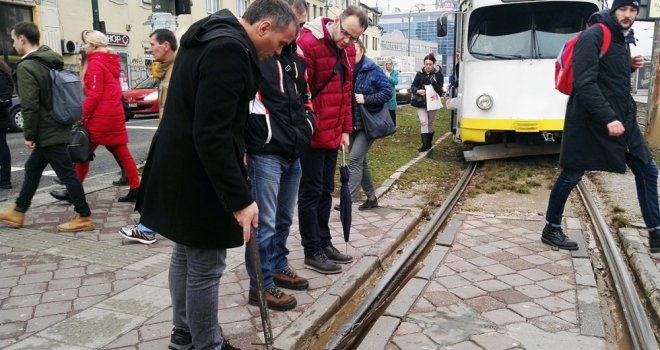 Stali tramvaji u Sarajevu: Prvo pukla sajla, onda nastao problem zbog istrulih šina