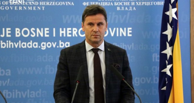 Novalić odgovorio Bajramoviću: Politizacija neće pomoći radnicima Željezare