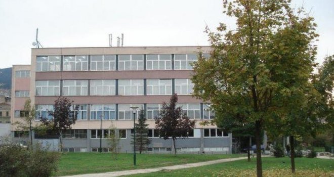 Evakuisana zgrada Druge gimnazije u Sarajevu