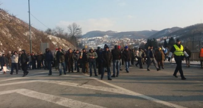 Počelo okupljanje boraca na M17 kod Doboja, direktor FUP-a poručio da neće dozvoliti nove proteste