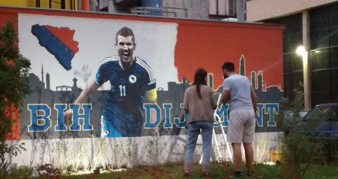 Edin Džeko dobio mural u naselju Hrasno: Hvala mojim prijateljima iz Sarajeva na posveti