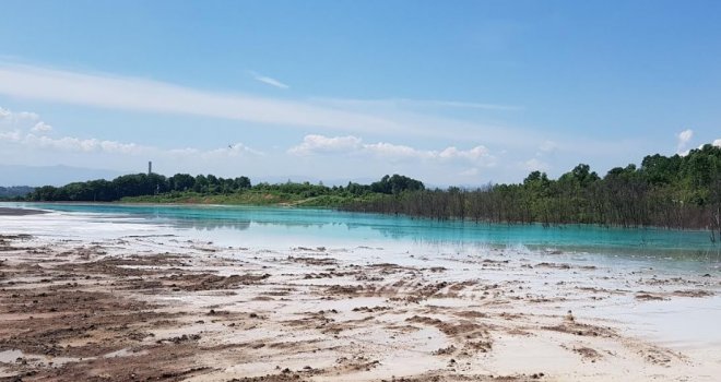 Ekološka katastrofa o kojoj svi šute: Sa deponije Jezero II i iz TZ Tuzla u rijeku Jalu se naprosto izlijeva 'otrov'