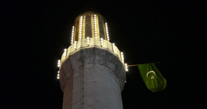 Večeras je Lejletu-l-berat, Noć oprosta i oslobađanja od Vatre: Muslimani bi noćas trebali ostati što duže budni