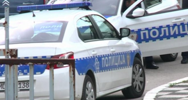 Bosanska Gradiška: Sletio sa ceste pa zapucao na policajce koji su mu pokušali pomoći