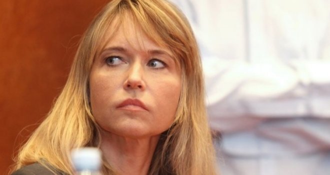Skandal: Anica Dobra pogođena u glavu čašom punom piva, glumica van sebe nakon incidenta
