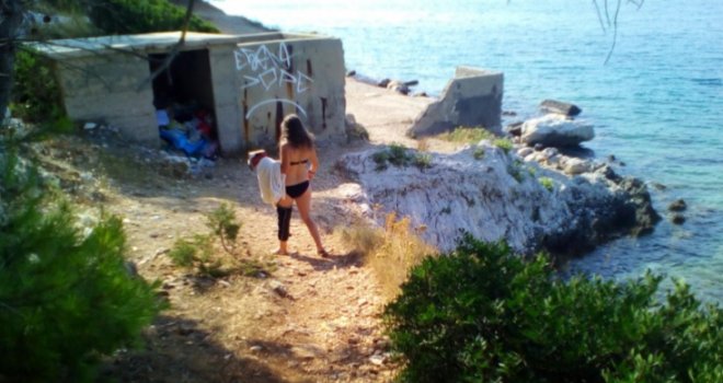 Gomile smeća nad kojima se zgražaju turisti tek su dio horora: Na jednoj od najljepših plaža na Jadranu vladaju štakori...