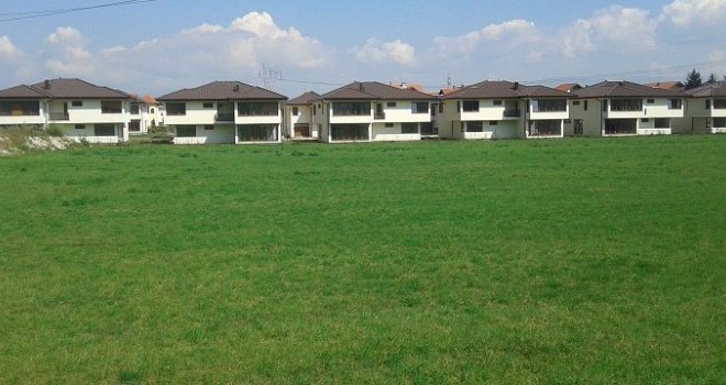 Na Ilidži niklo luksuzno naselje, arapski investitori izgradili 50-ak vila: Evo kako izgleda kompleks kod Vrela Bosne!
