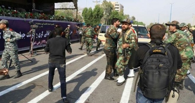 Teroristički napad na vojnoj paradi u Iranu, najmanje osmoro mrtvih: Napadači bili obučeni u vojnu uniformu