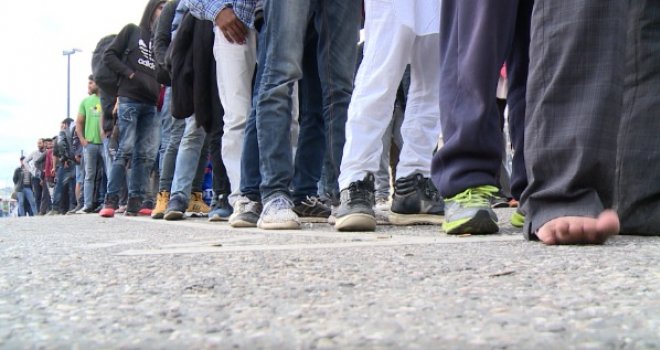 Nastavlja se drama u Krajini: Migranti ponovo krenuli ka Graničnom prelazu Maljevac, policija na nogama