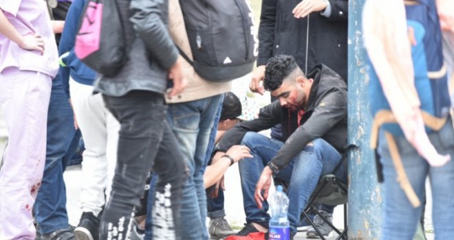 Žestoka tuča migranata iz Sirije i Pakistana na Željezničkoj stanici, jedna osoba izbodena