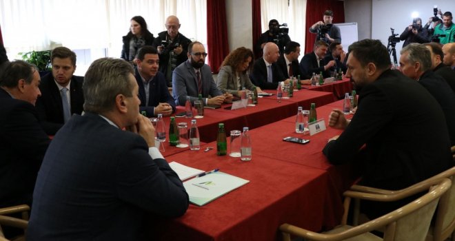 Šestorka se sve dogovorila: Ovo je novih 12 ministara u Kantonu Sarajevo, među njima su i tri žene...