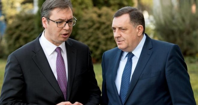 Vučić je mali vuk za svjetske sile, ali velika opasnost za BiH: Ogrnuo se krznom lažnog mirotvorca, u svoj čopor uvukao Dodika...