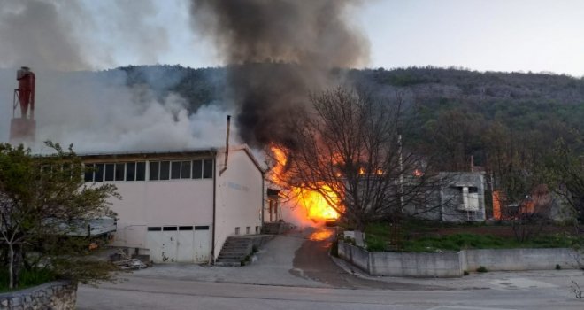 Vatra progutala Stolariju Zovko u Širokom Brijegu, otkriven i uzrok požara