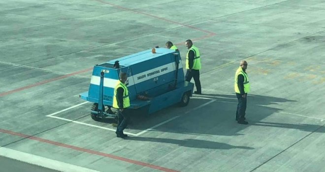 Drama na Aerodromu Sarajevo: Nepoznate osobe bez provjere ušle na pistu, putnici napustili avion