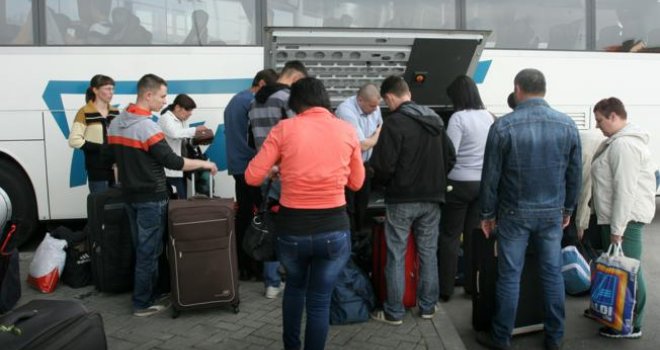 'Dramatičan odlazak ljudi iz BiH i neophodne radne snage': Značajno povećanje broja emigracija u zemlje OECD-a