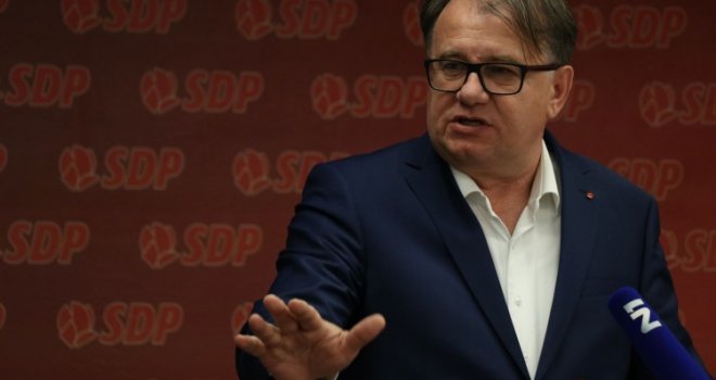 Nermin Nikšić donio radikalnu odluku: Zbog pregovora sa SDA raspušten Kantonalni odbor SDP-a TK! 