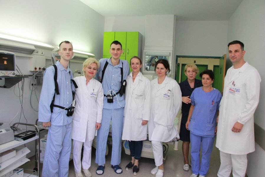 prof-dr-izetbegovic-pacijenti-i-osoblje-kvh-copy
