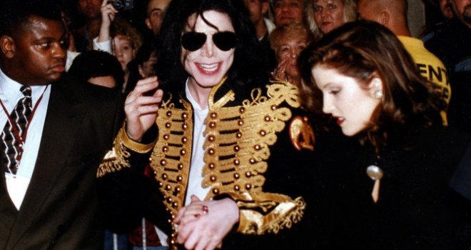  'Bacio bi njen veš na pod i poprskao ga': Isplivali gnusni detalji iz braka Michaela Jacksona i Lise Marie Presley