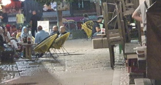 Panika na Baščaršiji: Potukli se vlasnici dva kafića zbog gostiju