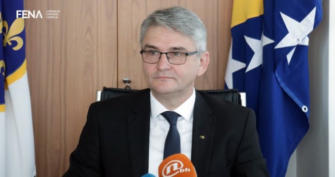 Dr. Izetbegović o stanju ministra: Bukvarević pod intenzivnim nadzorom i trenutno stabilnih vitalnih parametara