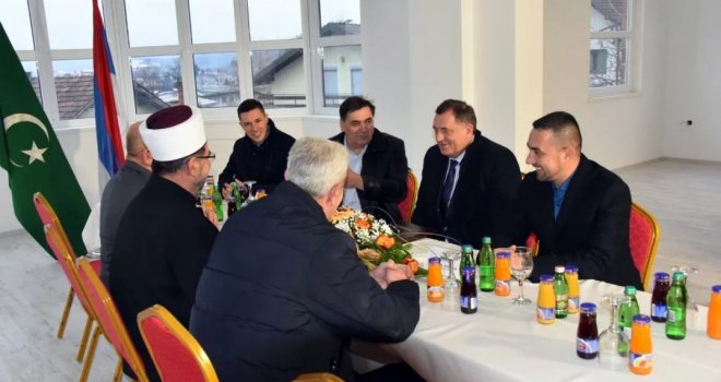 Šta (ne) vidite na ovoj fotografiji: Rijaset IZ u BiH priznao ogroman propust na sastanku sa Dodikom