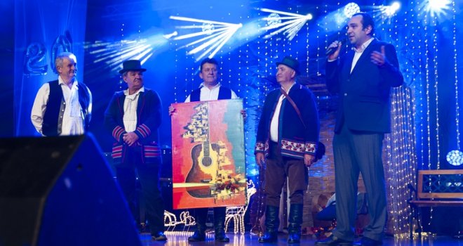 Održano 20. izdanje festivala božićnih pjesama, narodnih igara i običaja 'Kao nekad pred Božić 2019' 