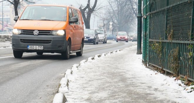 Ceste zaleđene, magla, odroni... Ali meteorolozi imaju lijepe vijesti, od danas temperature ponovo rastu