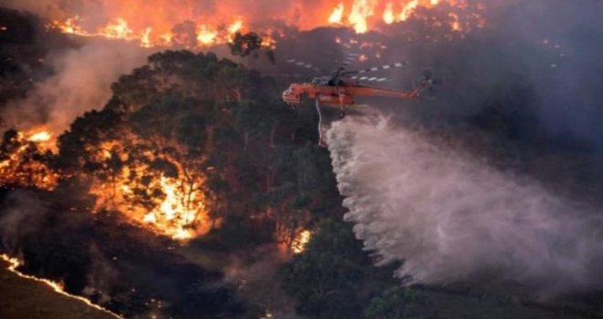 Australija sprema evakuaciju 250.000 ljudi, snažan vjetar spojio dva šumska požara u jedan ogromni