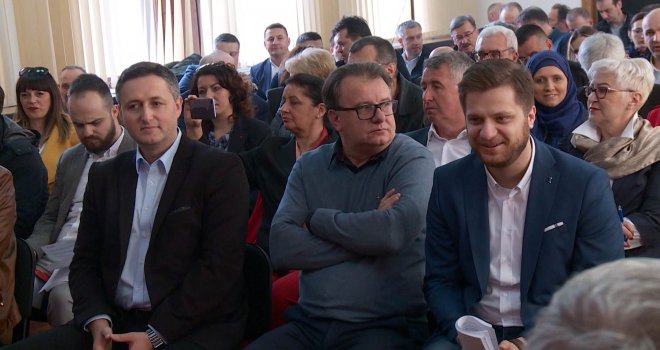 Denis Bećirović dobio podršku Željka Komšića, Nikšić iznio drugačiji plan
