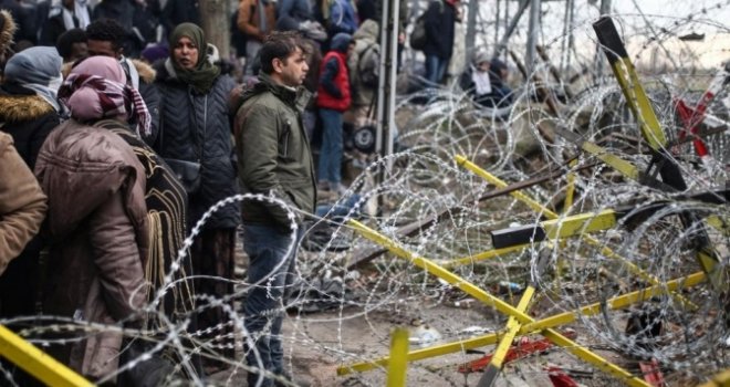 Preko 76.000 migranata sinoć je prešlo iz Turske u EU, noć su proveli vani