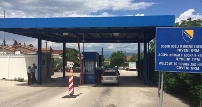 Zbog primanja mita suspendirano pet policajaca Granične policije BiH