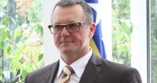 SIPA oduzela mobitele šefu kabineta Fadila Novalića i sekretarki Vlade FBiH