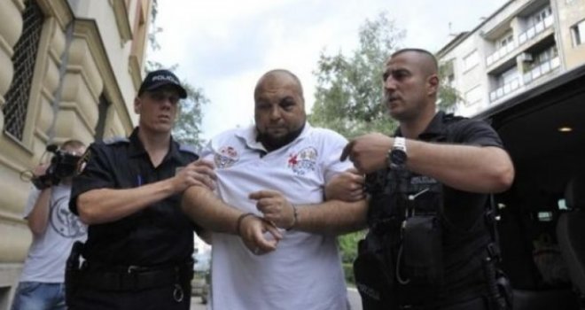 U Sarajevu uhapšen Damir Delić, stavio policajcu pištolj na čelo i repetirao: 'Hoćete li me opet držati u samici?!'