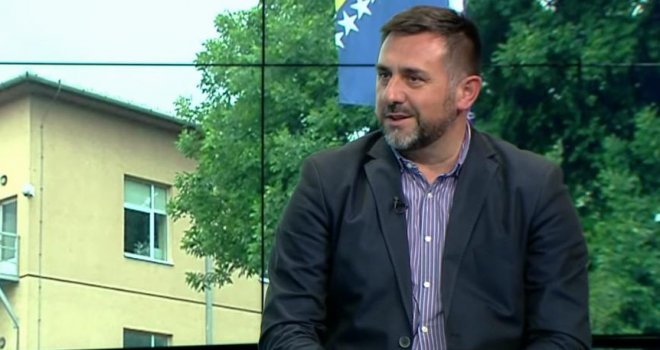 Edin Ramić tvrdi: Bez premijera Novalića upitne su penzije i invalidnine